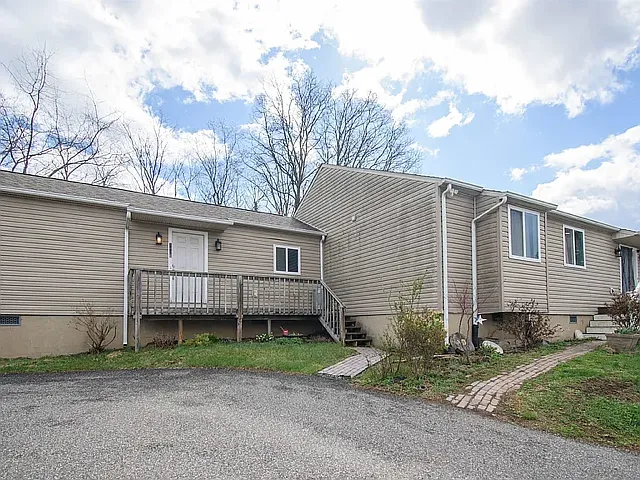 1426 Sandy Cir #1426 — Photo 4