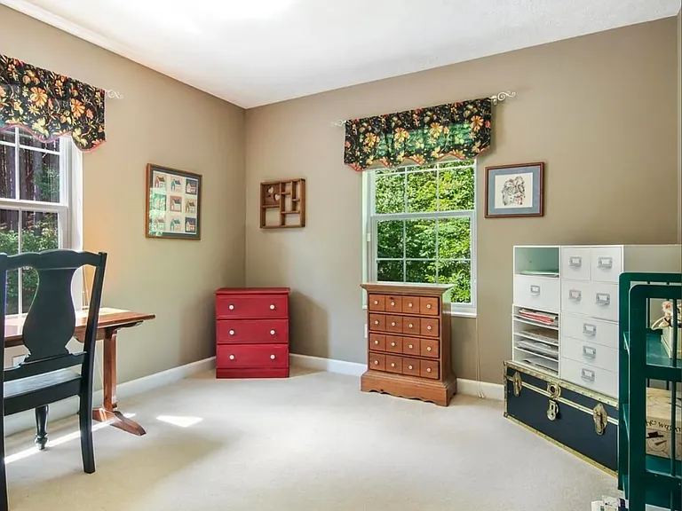 50 Pleasant Ln — Photo 8