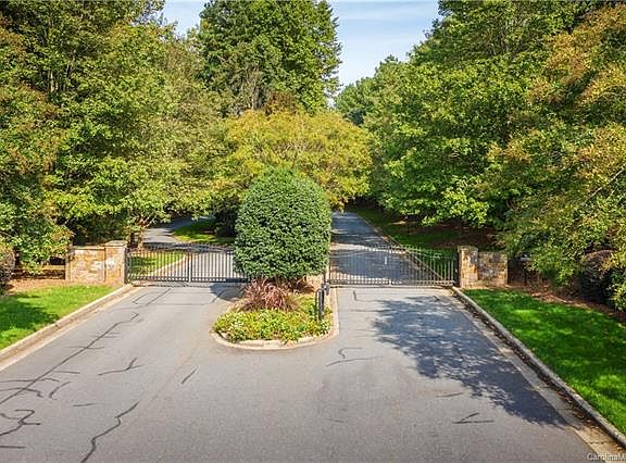 4th image of 5161/5165 Woodland Bay Dr
