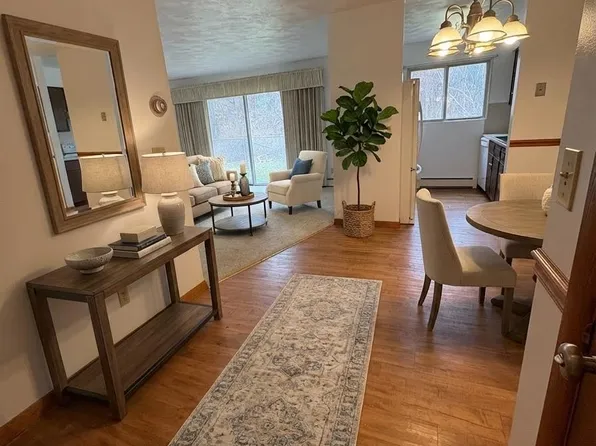 632 Garrison Rd, Battle Creek, MI