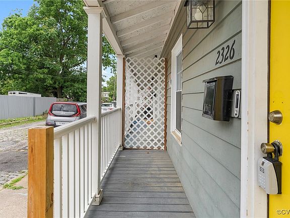 4th image of 2326 Burton St
