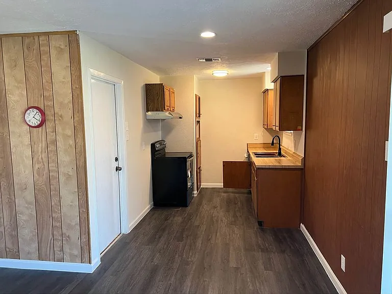 10910 Sela Ln — Photo 5
