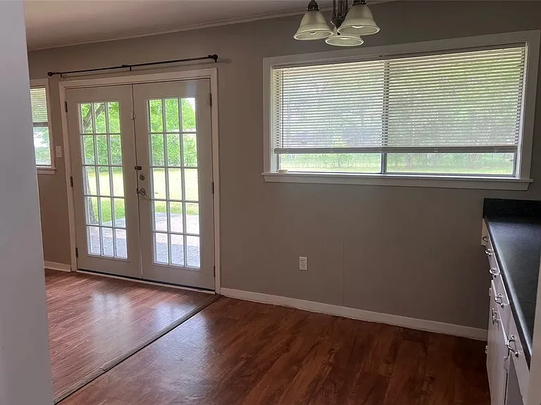 407 Fairway Dr — Photo 12