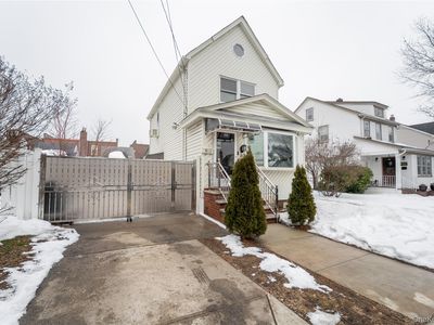 95-11 238th Street, Floral Park, NY, 11001