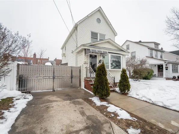 95-11 238th Street, Floral Park, NY 11001
