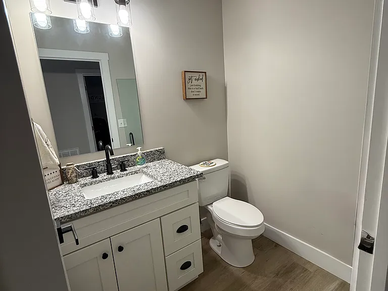 287 Hampton Rd — Photo 4