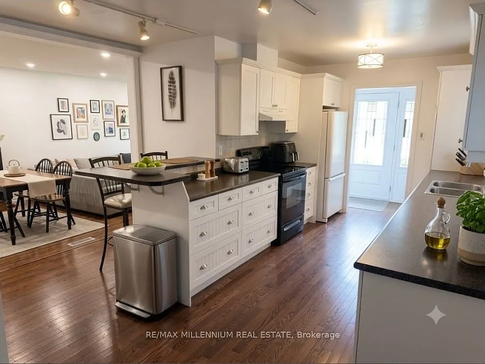 3 bed, $2,400 — Photo 4