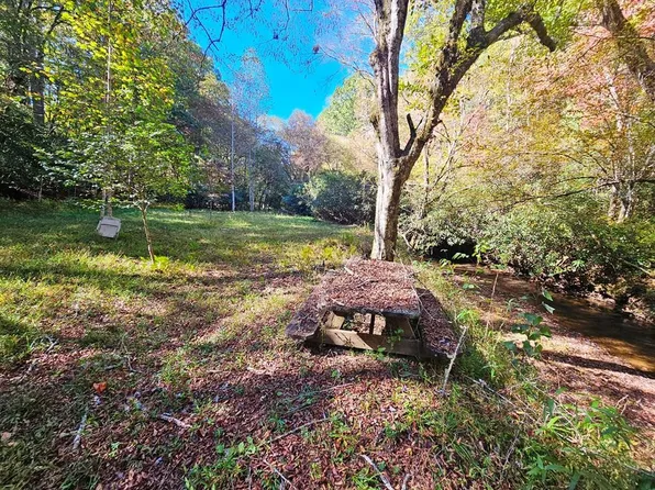 12 Kaitlan Ln, Murphy, NC 28906