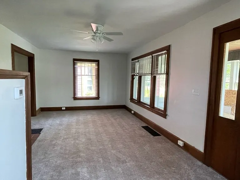 536 Pleasant St — Photo 3