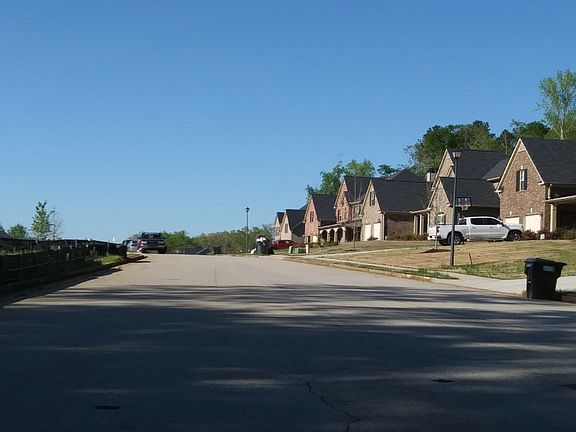 5th image of 100 Delwood Dr