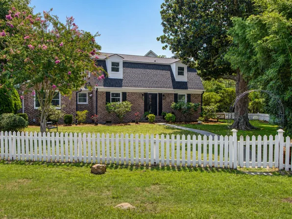 740 Shamrock Ln, Charleston, SC 29412