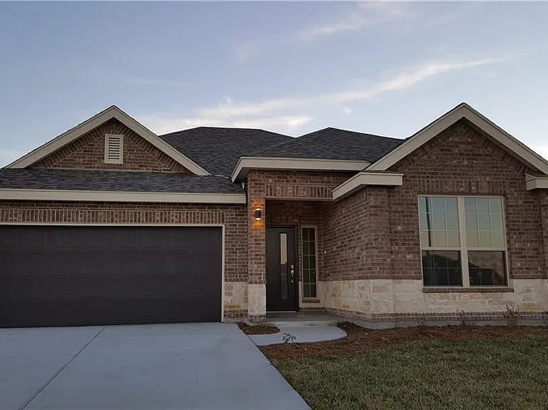 5261 Lost Creek Ln — Photo 1