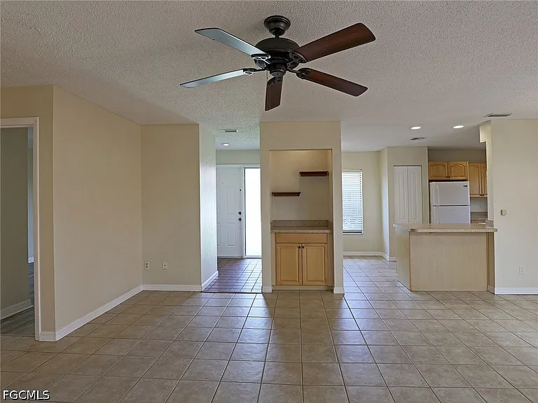 1420 Park Shore Cir #3 — Photo 7
