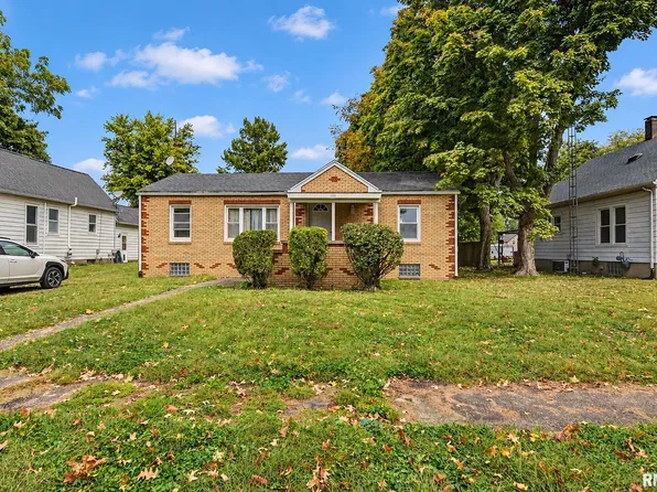 306 E Washington St, Edinburg, IL 62531