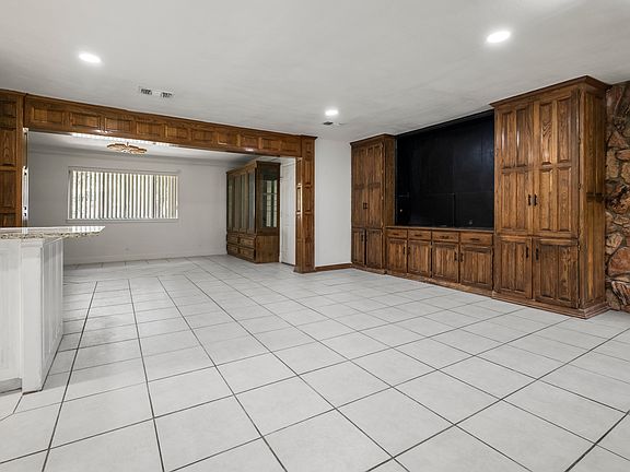 5th image of 4304 Lindsay Ln