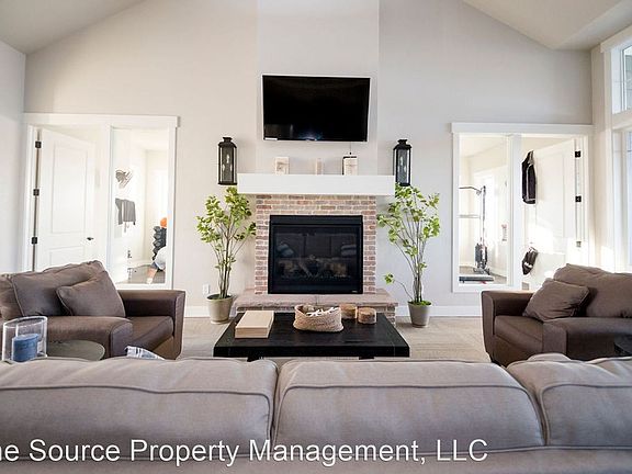 4th image of 2154 Montauk Ln Unit 3