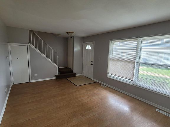 2nd image of 1307 Kingsbury Dr