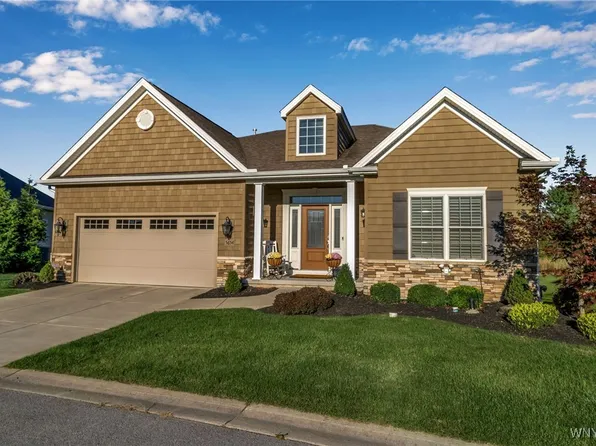 5654 Chatham Ln, Clarence Center, NY 14032