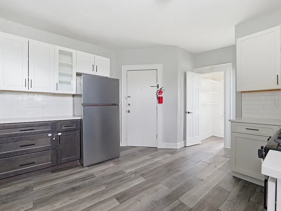68 Mill St #4