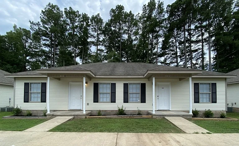 308 Clint Rd #B — Photo 1