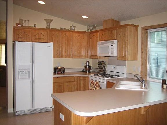 3rd image of 11611 NE 41st Ave