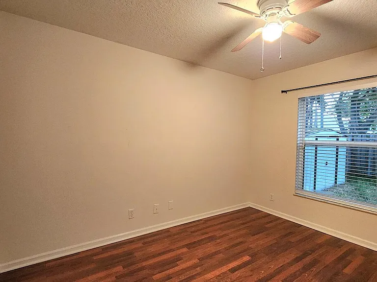 6411 Mullin St — Photo 12