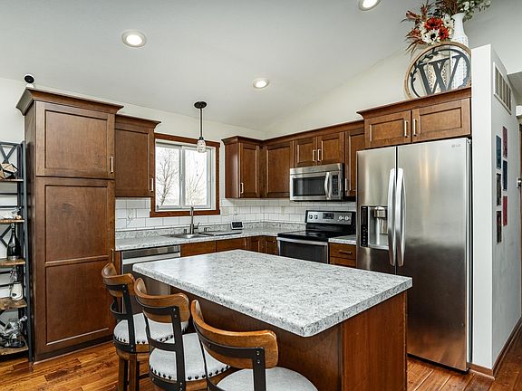 5th image of 3993 Stone Point Dr NE