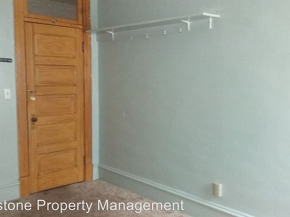 2nd image of 719 Washington St APT 2