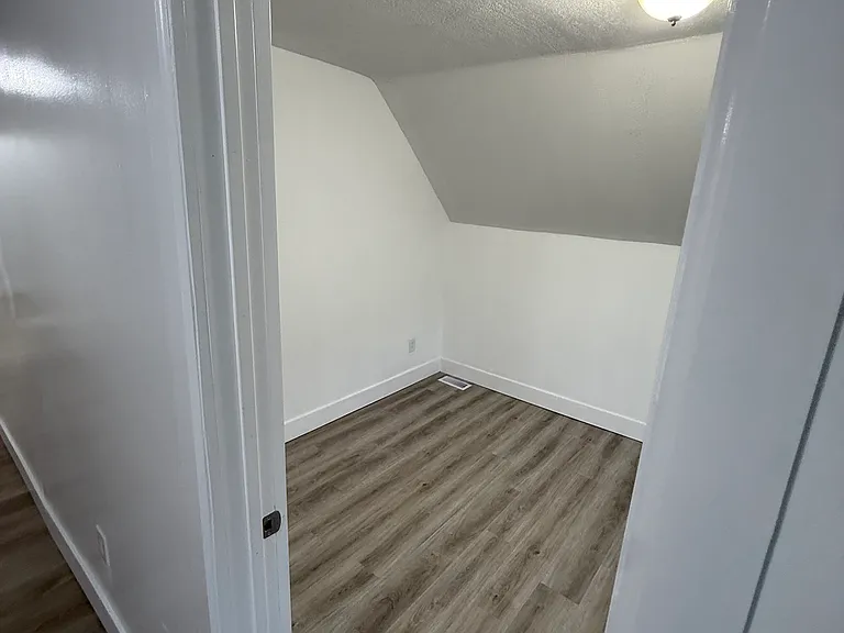 3604 E 53rd St — Photo 21