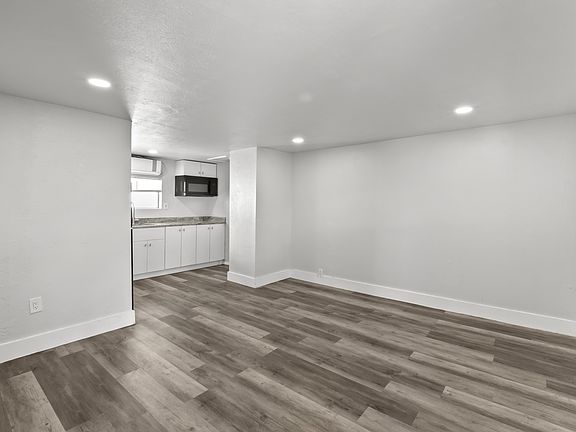 3rd image of 618 Sudderth Dr #B
