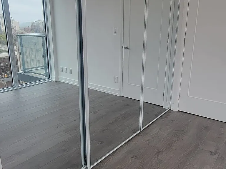 75 James St S #1202 — Photo 18