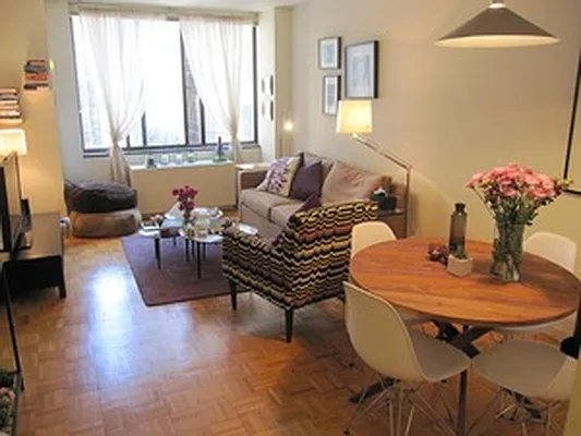 Rented by Newell and Assoc. | media 11