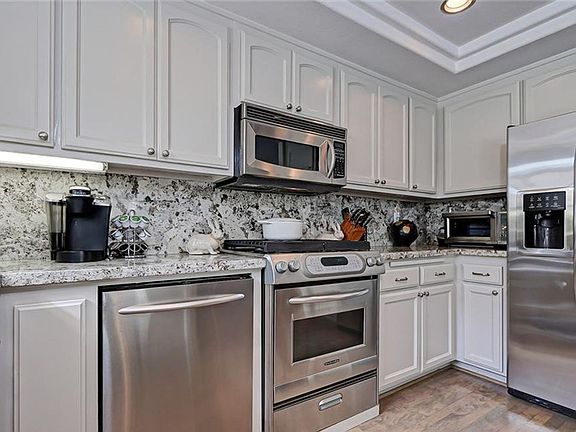 5th image of 1107 Valley Dr