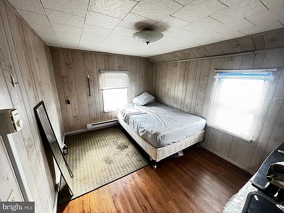 5th image of 156 W Peale Ave