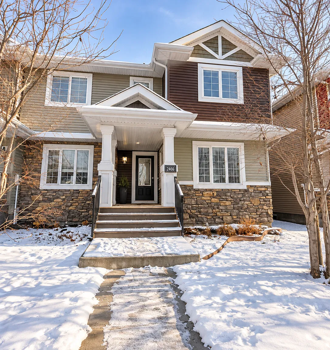 Spacious 3 Bedroom Townhouse in Glenridding Heights | 2.5 Bathrooms | Single Garage | In-Suite La... — Photo 1