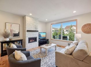 7773 Peony Ln N, Maple Grove, MN 55311