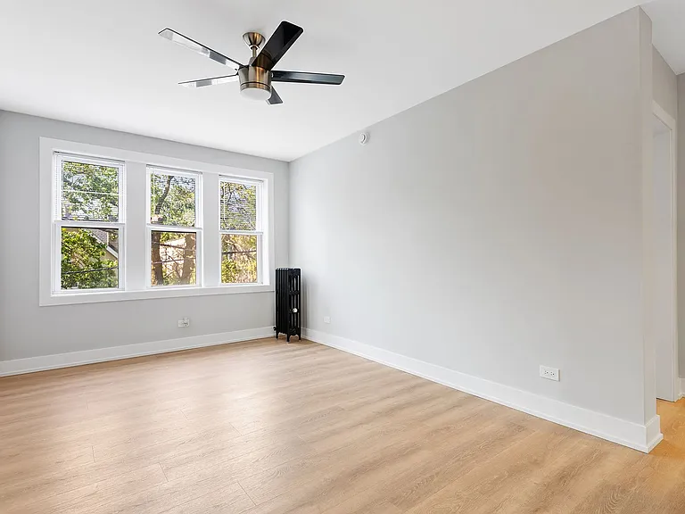 The 1521 Sherwin — Photo 46
