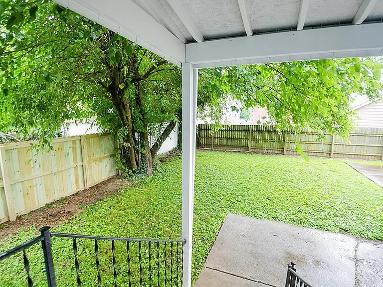 202 Iola Rd — Photo 16
