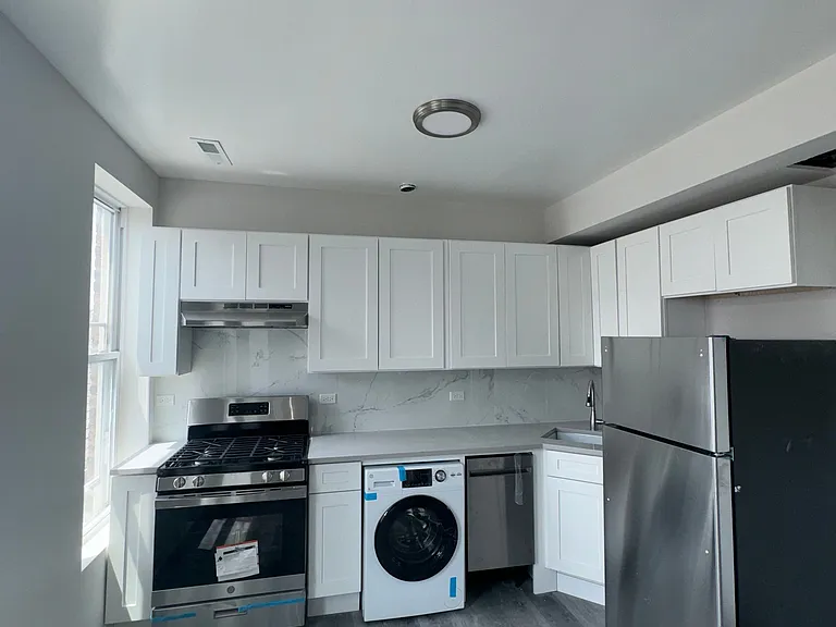 1626 S Throop St #3F — Photo 1