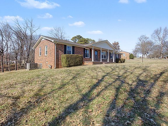 2nd image of 605 Crestland Dr