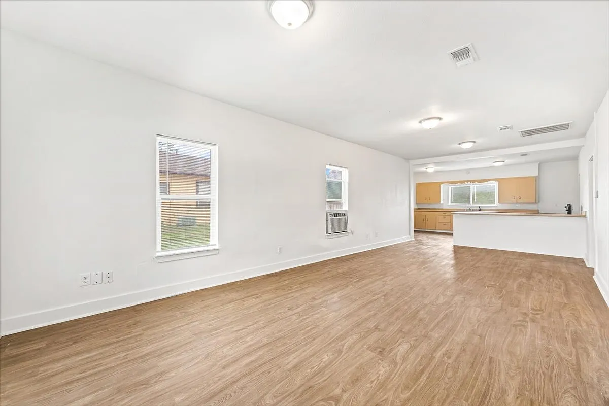 Building Photo - 1408 8th St