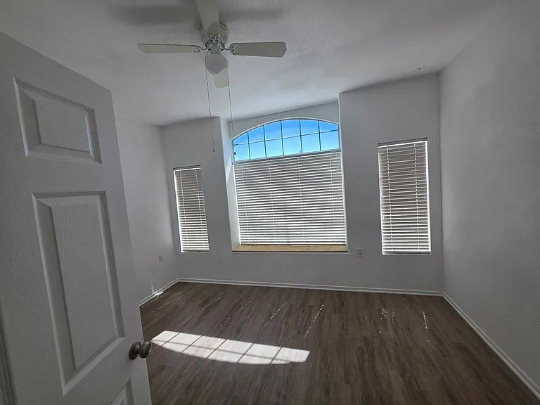 26805 China Dr — Photo 15