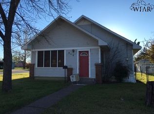 515 S Pecan St, Henrietta, TX 76365