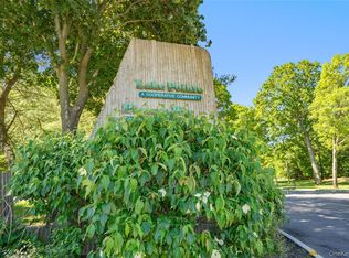 200 lake pointe circle #200, Middle Island, NY 11953