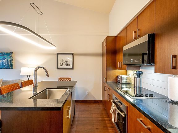 5th image of 2020 London Ln #414A