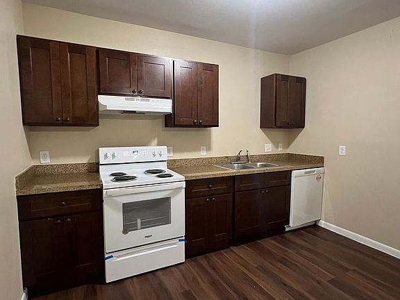 3rd image of 2355 Pecos St #A