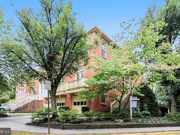 2nd image of 9906 Foxborough Cir