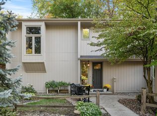 1885 Black Oaks Ln N, Plymouth, MN 55447