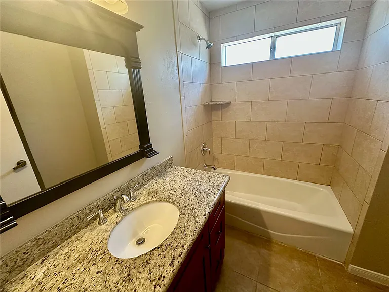 2711 Colony Dr — Photo 18