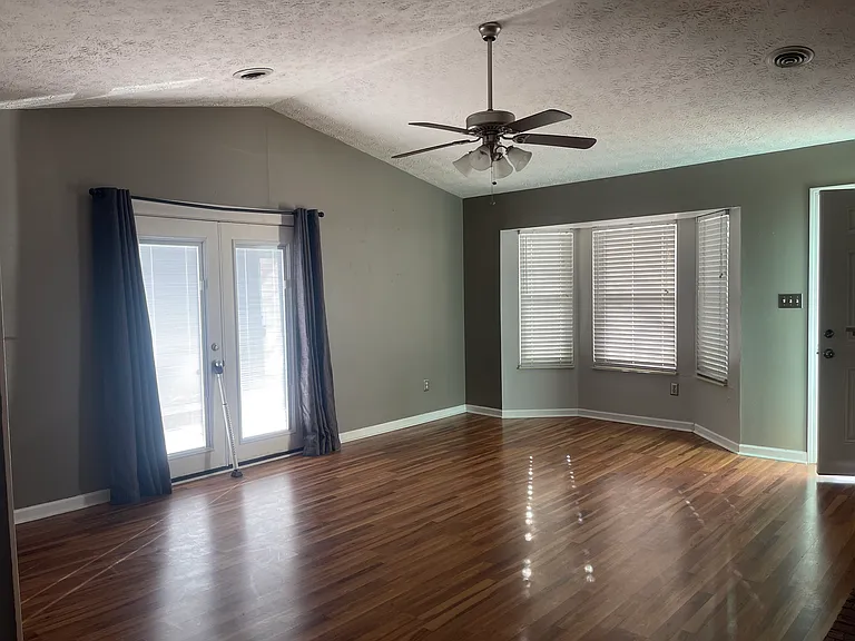 7634 Chatham Cir — Photo 3